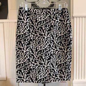 Les Copains size 42 black and white coral skirt